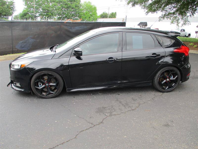 Used 2016 Ford Focus ST FWD image 4