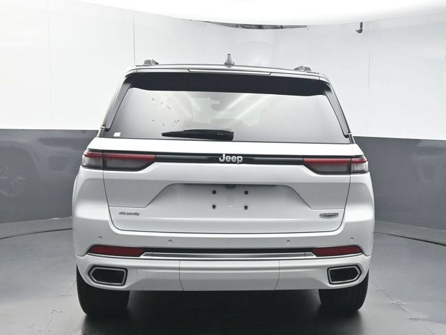 Used 2025 Jeep Grand Cherokee Summit AWD/4WD image 2
