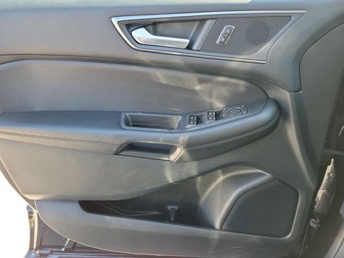 Used 2022 Ford Edge SE image 25