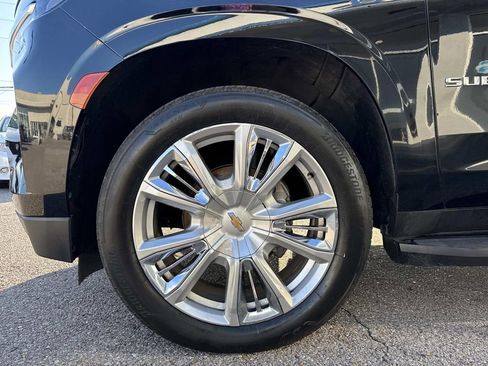 Certified 2022 Chevrolet Suburban High Country image 5