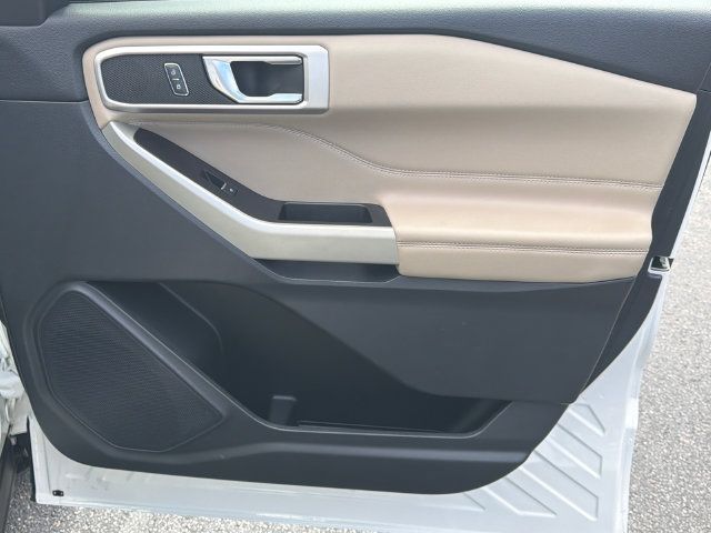 Used 2020 Ford Explorer XLT w/ Equipment Group 202A RWD image 16