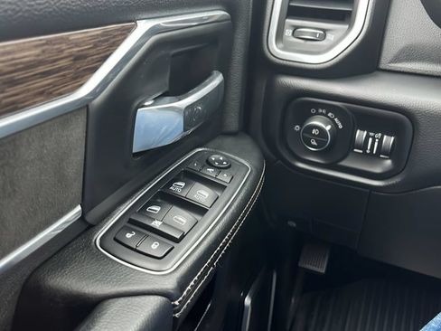 Used 2019 RAM 3500 Laramie AWD/4WD image 16