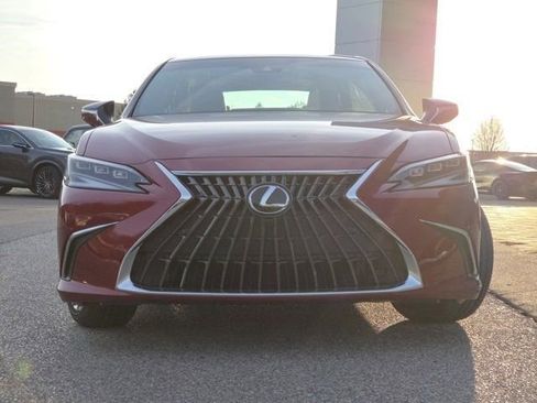 New 2025 Lexus ES 350 Ultra Luxury image 3