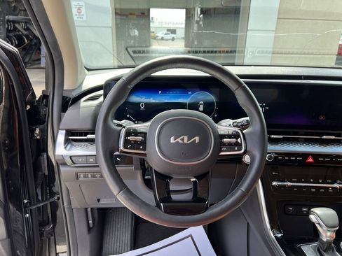Used 2024 Kia Carnival SX Prestige FWD image 14