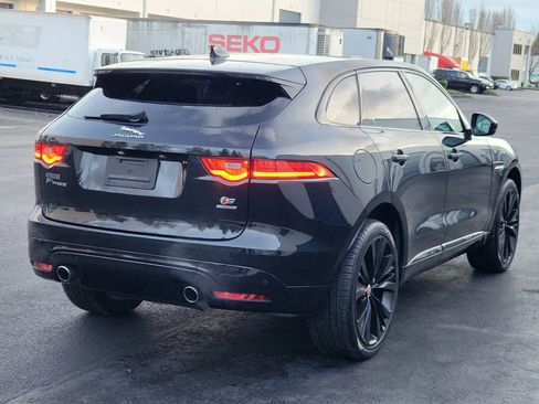 Used 2017 Jaguar F-PACE S image 4