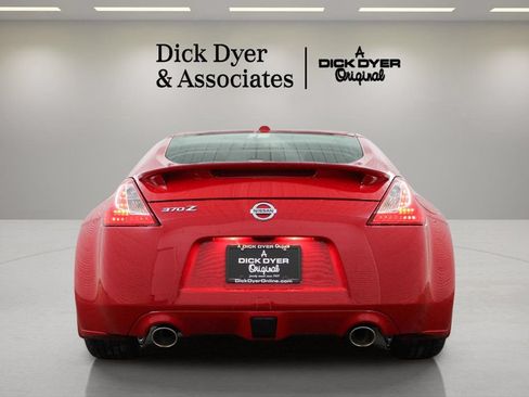 Used 2009 Nissan 370Z Touring RWD image 10