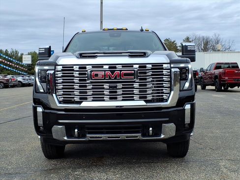 Used 2025 GMC Sierra 3500 Denali w/ Denali Reserve Package image 11
