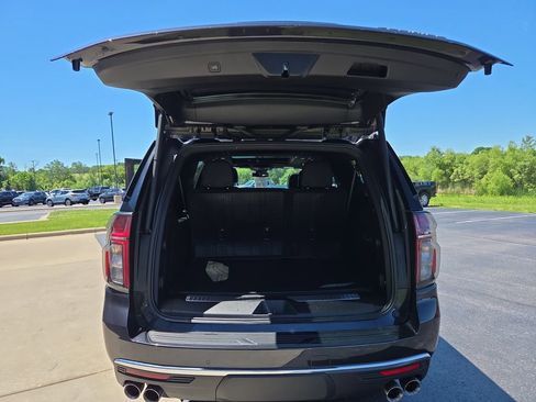 Certified 2023 Chevrolet Suburban Premier AWD/4WD image 32