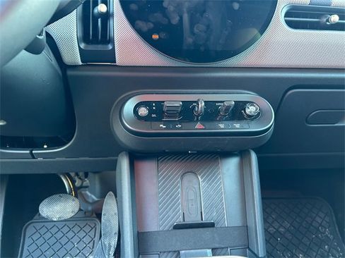 Certified 2025 MINI Cooper S image 10