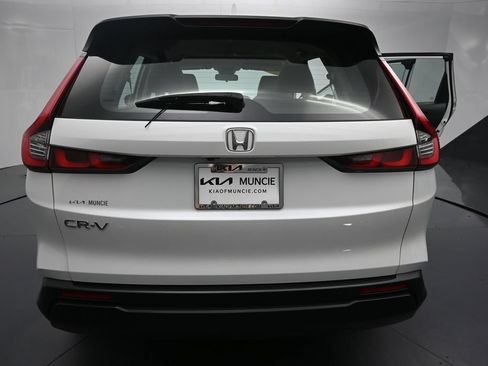 Used 2023 Honda CR-V LX image 9
