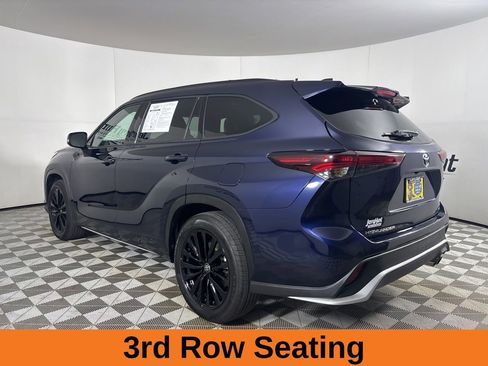 Used 2024 Toyota Highlander XSE image 7