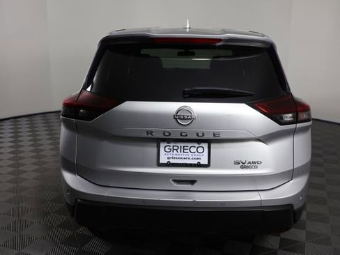 Used 2024 Nissan Rogue SV image 7