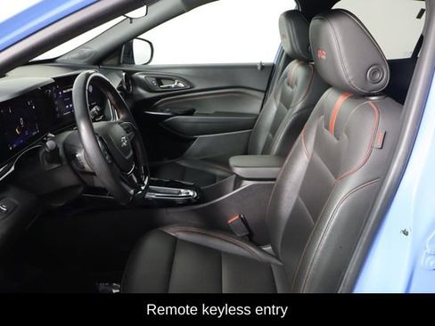 Used 2024 Chevrolet Trax RS w/ Sunroof Package FWD image 16