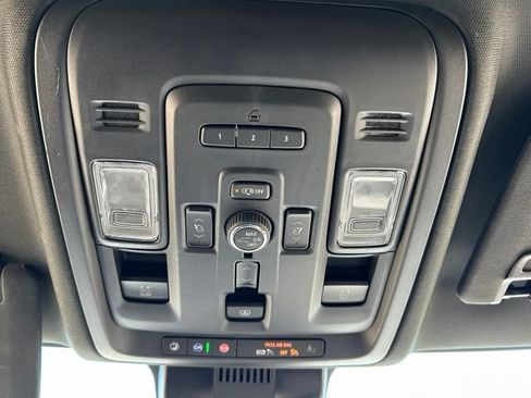 Used 2024 GMC Yukon XL Denali AWD/4WD image 26