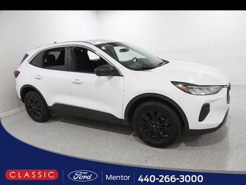Used 2023 Ford Escape Active w/ Tech Pack #1 AWD/4WD image 1