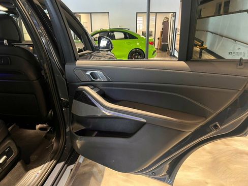 Used 2020 BMW X7 xDrive40i w/ M Sport Package image 28