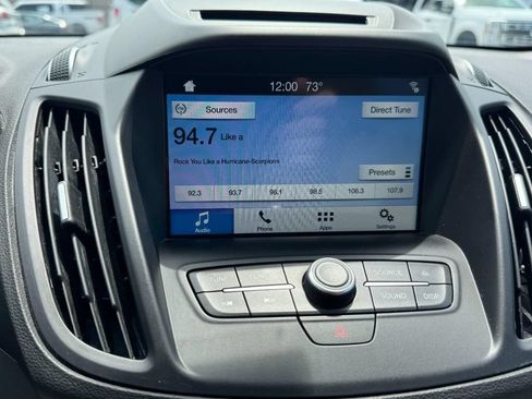 Used 2017 Ford Escape SE w/ Equipment Group 201A FWD image 19