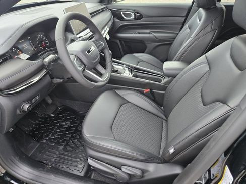 New 2026 Jeep Compass Latitude image 14