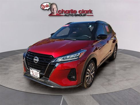 Used 2023 Nissan Kicks SR image 1