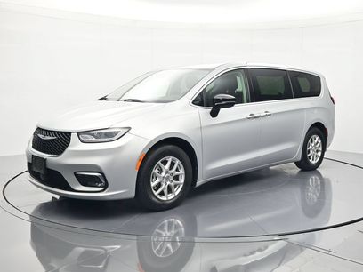 Used 2024 Chrysler Pacifica Touring-L