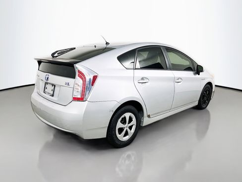 Used 2015 Toyota Prius Two FWD image 4