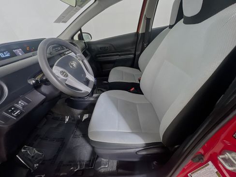 Used 2015 Toyota Prius C One FWD image 15