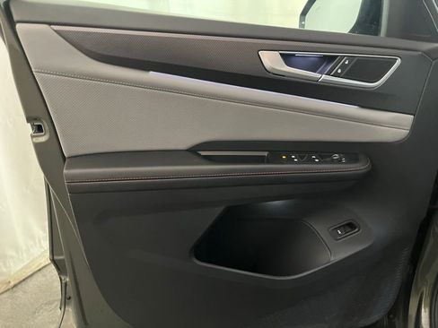 Certified 2024 Volkswagen Atlas Peak Edition SE image 10