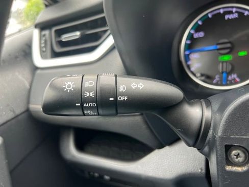 Used 2022 Toyota RAV4 XLE Premium AWD/4WD image 20