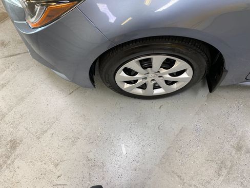Used 2025 Toyota Corolla LE FWD image 11