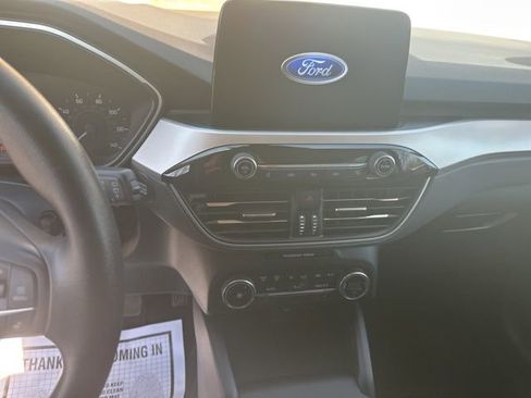 Used 2020 Ford Escape SE image 12