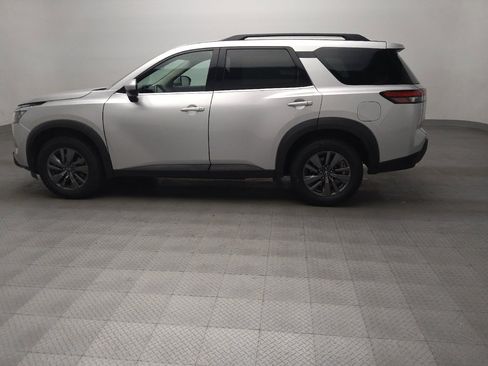 Used 2023 Nissan Pathfinder SV FWD image 3