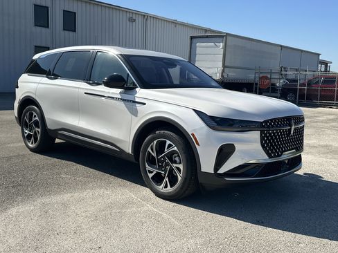 New 2026 Lincoln Nautilus Premier w/ Equipment Group 102A image 4