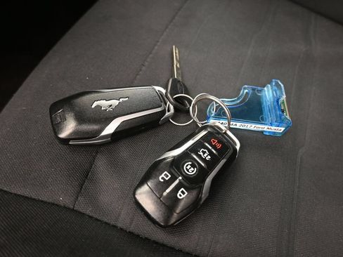 Used 2017 Ford Mustang GT RWD image 43