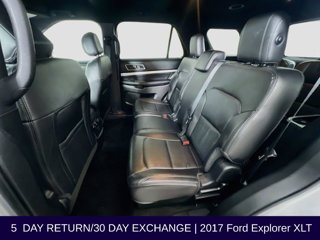 Used 2017 Ford Explorer XLT w/ Equipment Group 202A AWD/4WD image 26