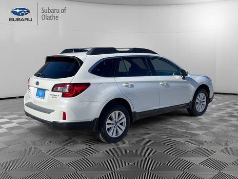 Used 2017 Subaru Outback 2.5i Premium image 10