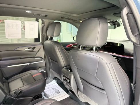 Used 2024 Chevrolet Traverse RS image 19