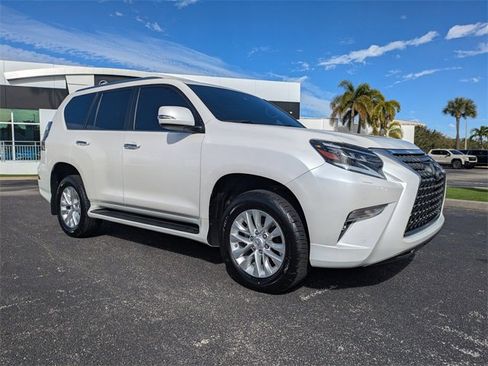 Used 2023 Lexus GX 460 Premium image 2