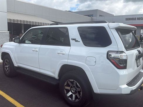 Used 2024 Toyota 4Runner TRD Off-Road Premium w/ Off Road Premium Plus Package AWD/4WD image 4