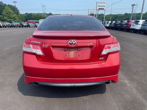 Used 2011 Toyota Camry SE w/ SE Extra-Value Pkg #1 FWD image 4