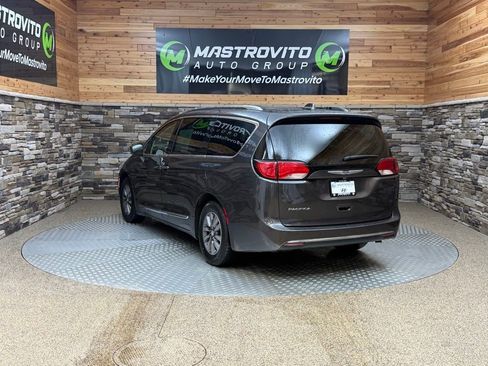 Used 2019 Chrysler Pacifica Touring-L Plus image 7