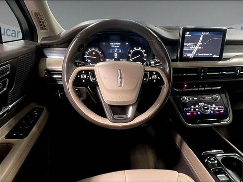 Used 2020 Lincoln Corsair AWD w/ Premium Package image 17