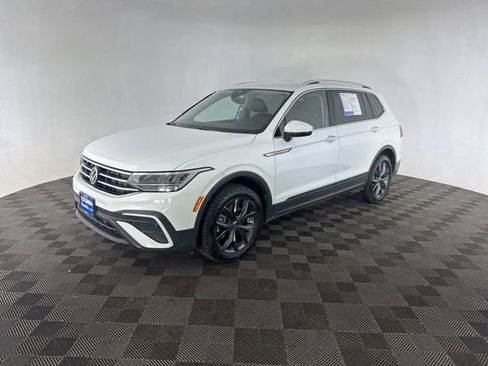Used 2022 Volkswagen Tiguan SE AWD/4WD image 4