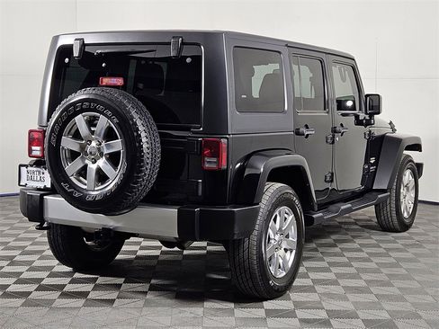 Used 2015 Jeep Wrangler Unlimited Sahara image 5