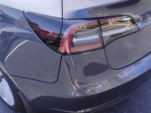 Used 2018 Tesla Model 3 Long Range image 10