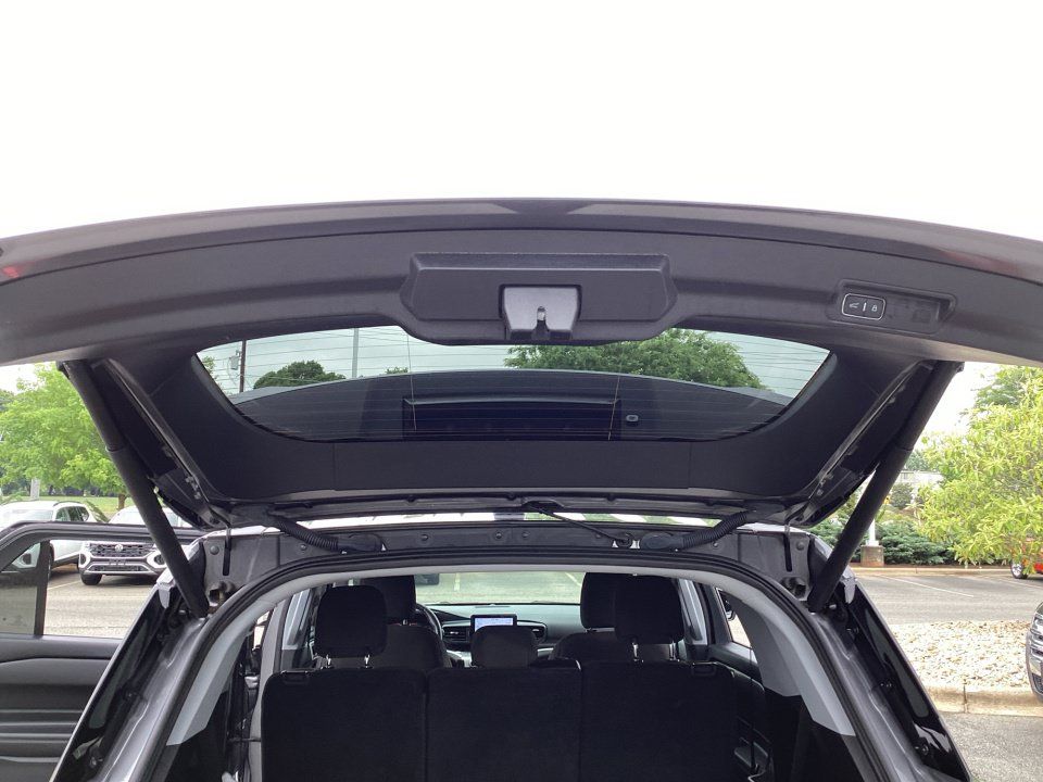 Used 2022 Ford Explorer XLT AWD/4WD image 18