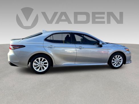 Used 2024 Toyota Camry LE image 25