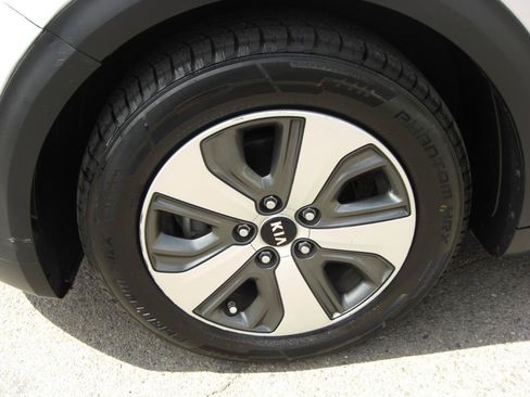 Used 2019 Kia Niro LX FWD image 5