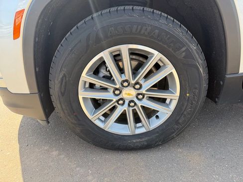 Used 2022 Chevrolet Traverse LT AWD/4WD image 31