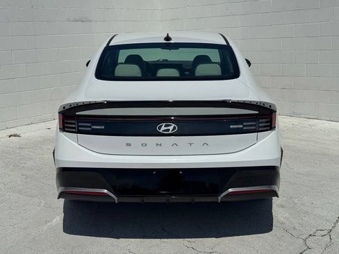 Used 2025 Hyundai Sonata SEL FWD image 11