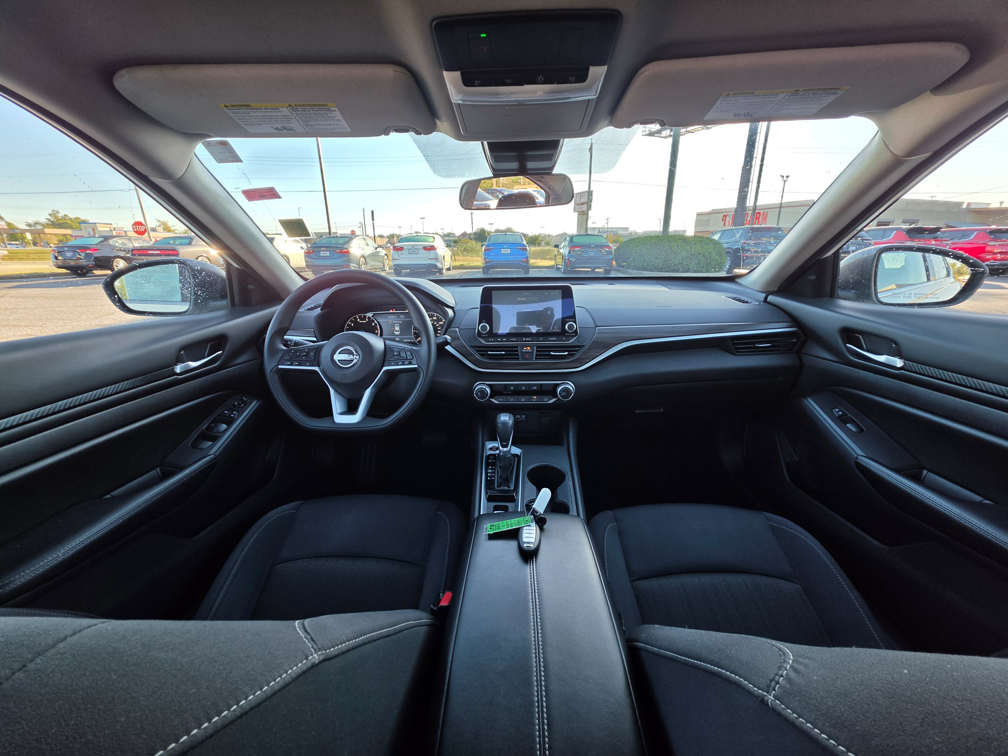 Used 2025 Nissan Altima 2.5 SV AWD/4WD image 10